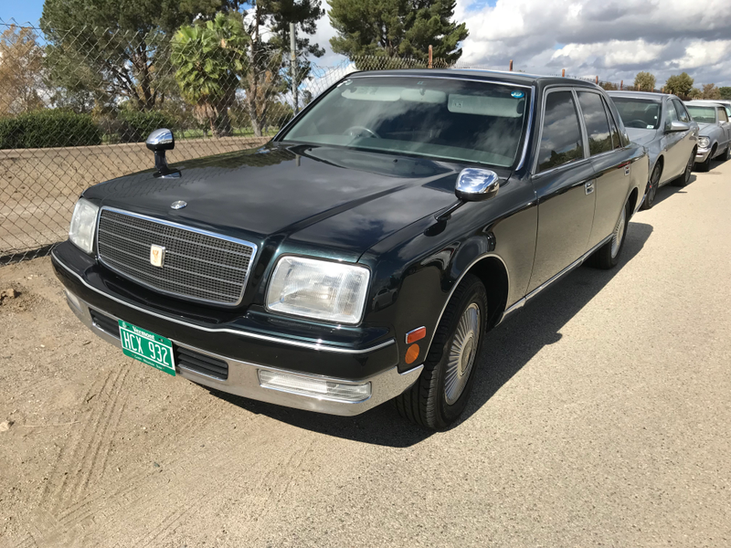 A freaking Toyota Century!